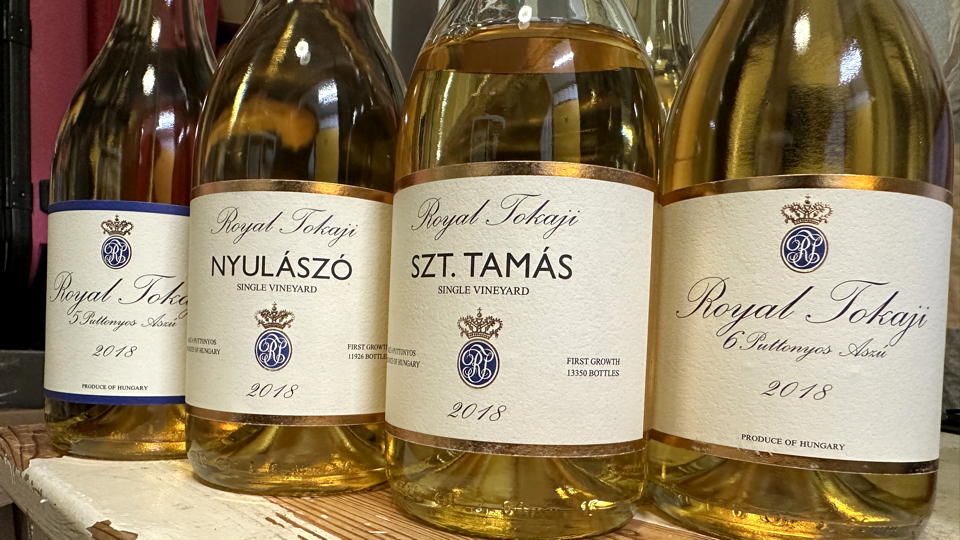 Royal tokaji bottles %282%29