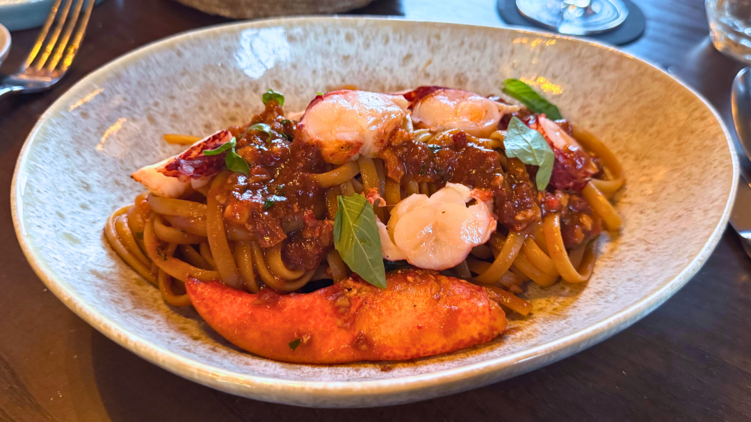 Lobster pasta widescreen vt