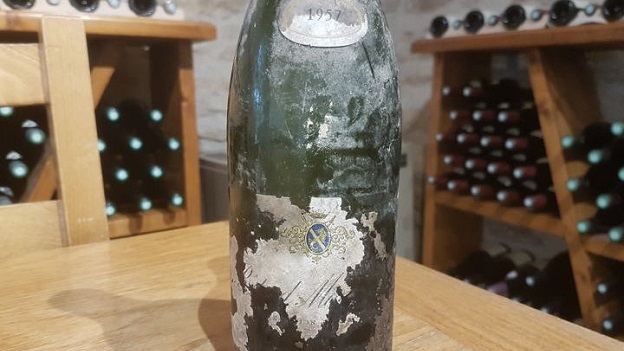 1957 b%c3%a2tard montrachet ramonet cf cover